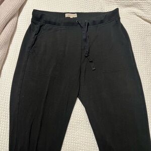 Lou & Grey Signature Softblend Sweatpants - Black